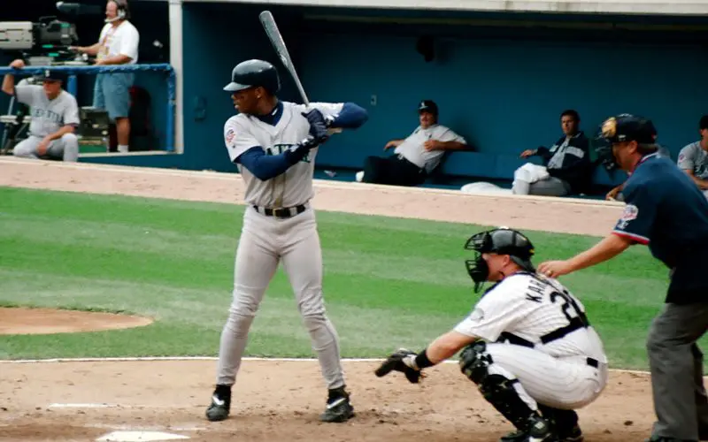 Top 5 Mistakes Hitters Make in Their Stance - The Hitting Vault
